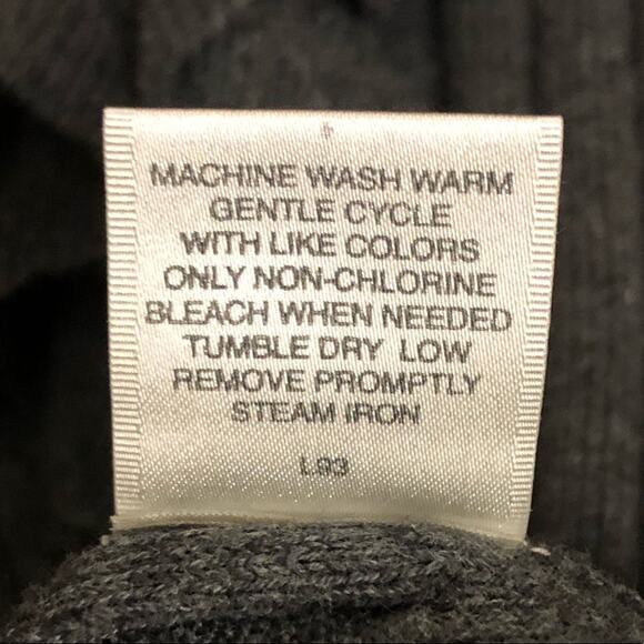 NWT Van Heusen Ruffle Button Cardigan - Picture 6 of 7